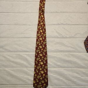 Gucci Burgundy and Gold Patterned Tie
